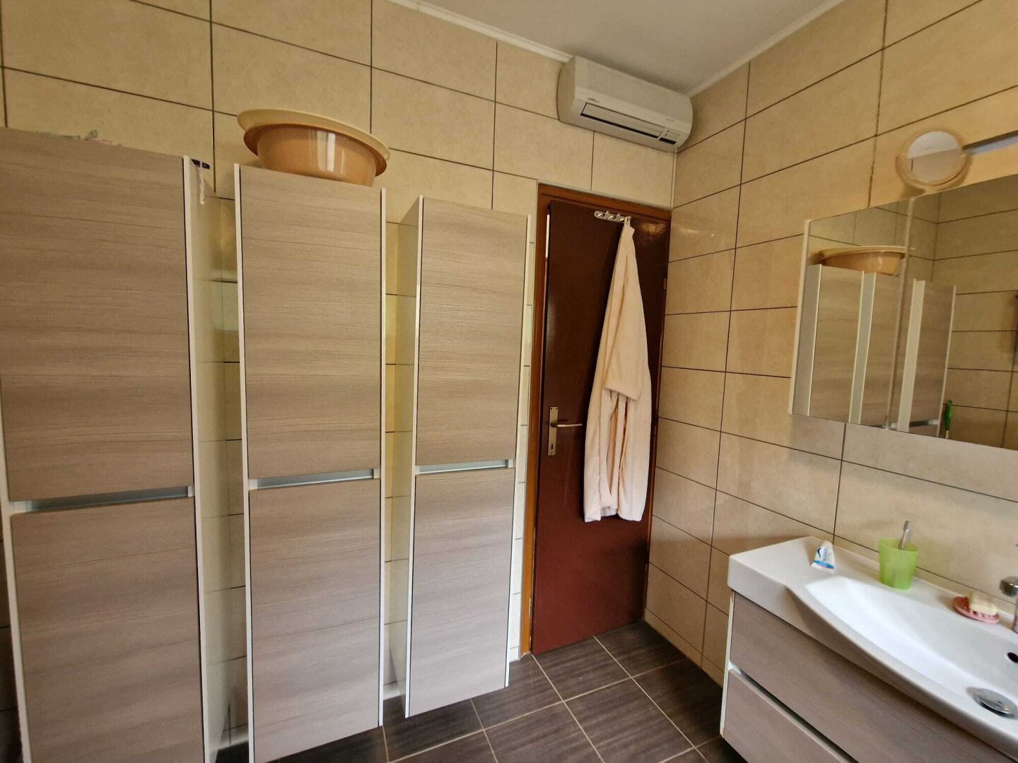 Sie träumen von einem Haus am Meer? 2 Wohneinheiten mit 1200m² eingezäunten Grundstück!