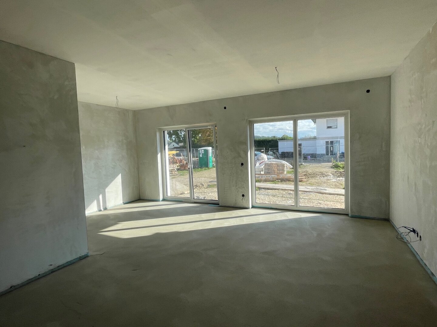 Neue Doppelhaushälfte mit Carport nur noch 2 verfügbar!!