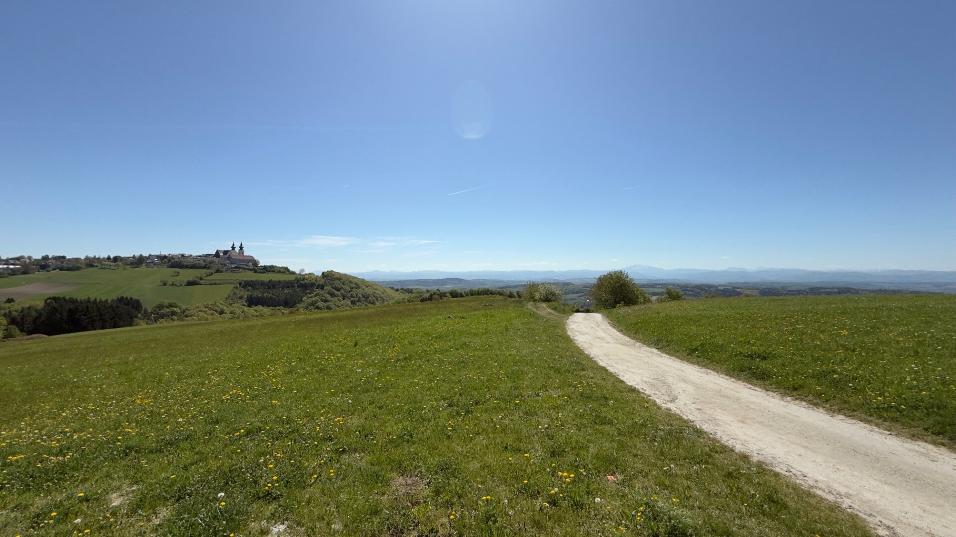 Großes Grundstück mit herrlicher Aussicht auf Maria Taferl und ins Alpenvorland!