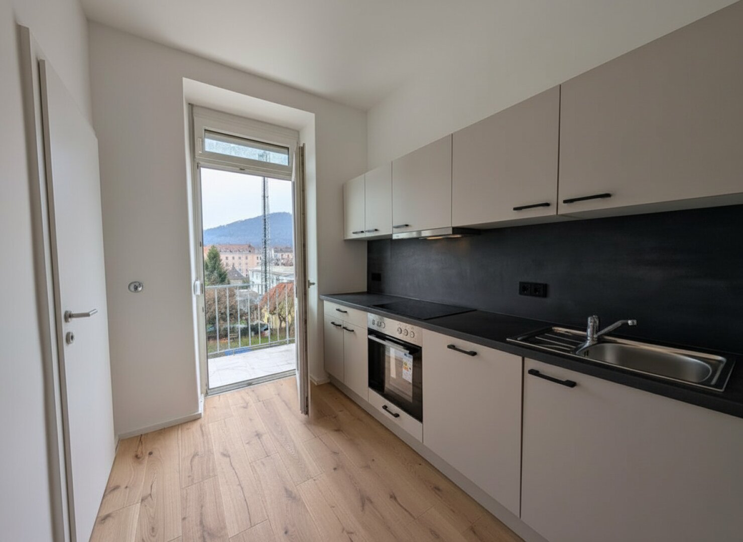Neu entdeckt: Lichtdurchflutete 4-Zimmer-Wohnung mit Balkon & Wintergarten in Graz-Eggenberg