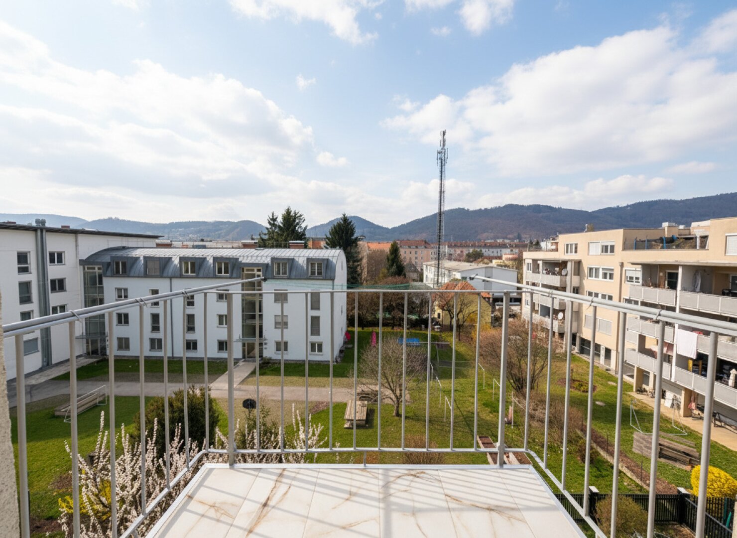 Neu entdeckt: Lichtdurchflutete 4-Zimmer-Wohnung mit Balkon & Wintergarten in Graz-Eggenberg