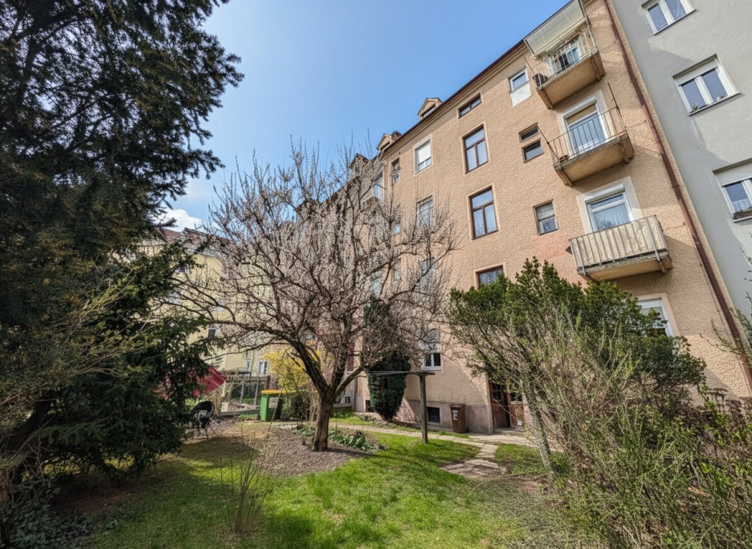 Neu entdeckt: Lichtdurchflutete 4-Zimmer-Wohnung mit Balkon & Wintergarten in Graz-Eggenberg