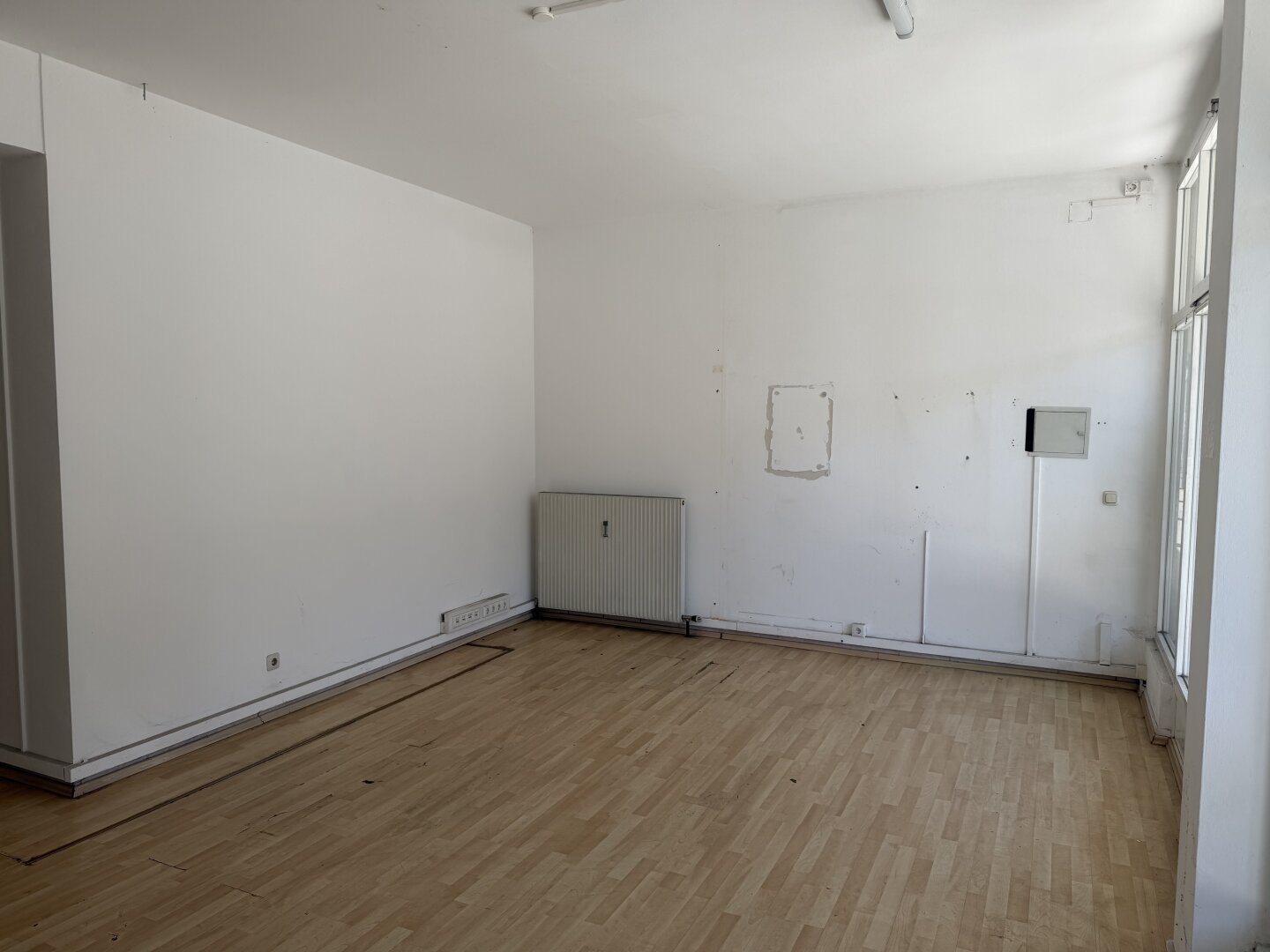 Ihre neue Business-Basis im "Schimautz-Haus" in St. Peter – Sehen, gesehen werden, durchstarten!