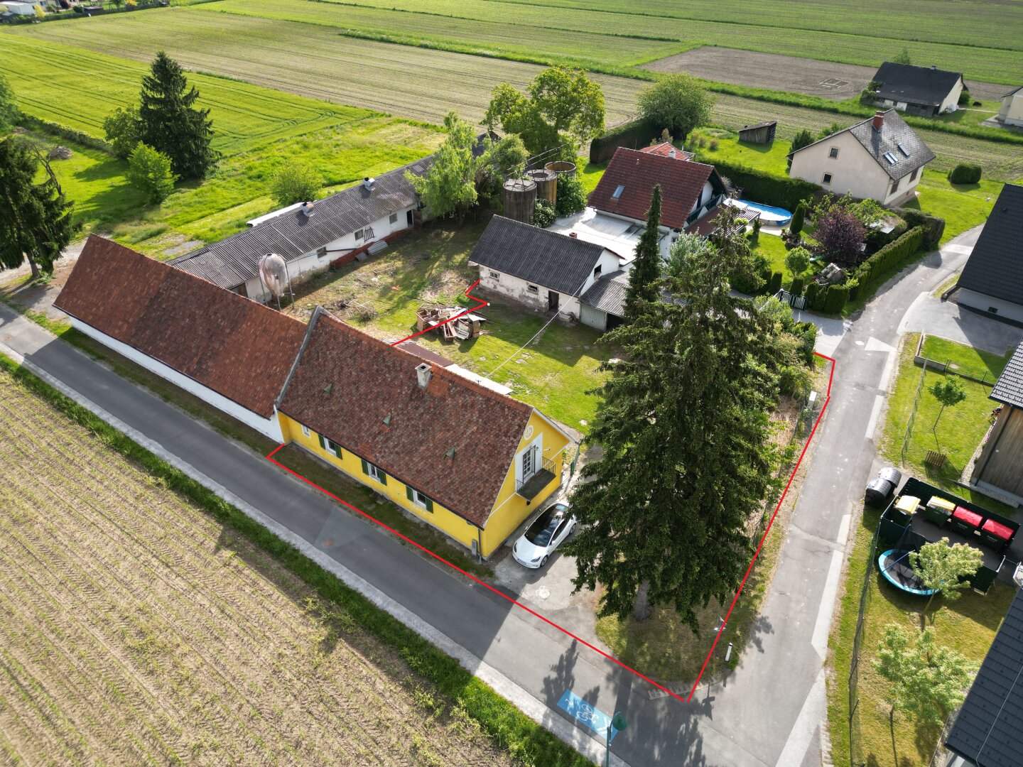 Selbst ist der Hausherr – Bastlerhit mit Nebengebäuden auf ca. 900 m² bei Wildon