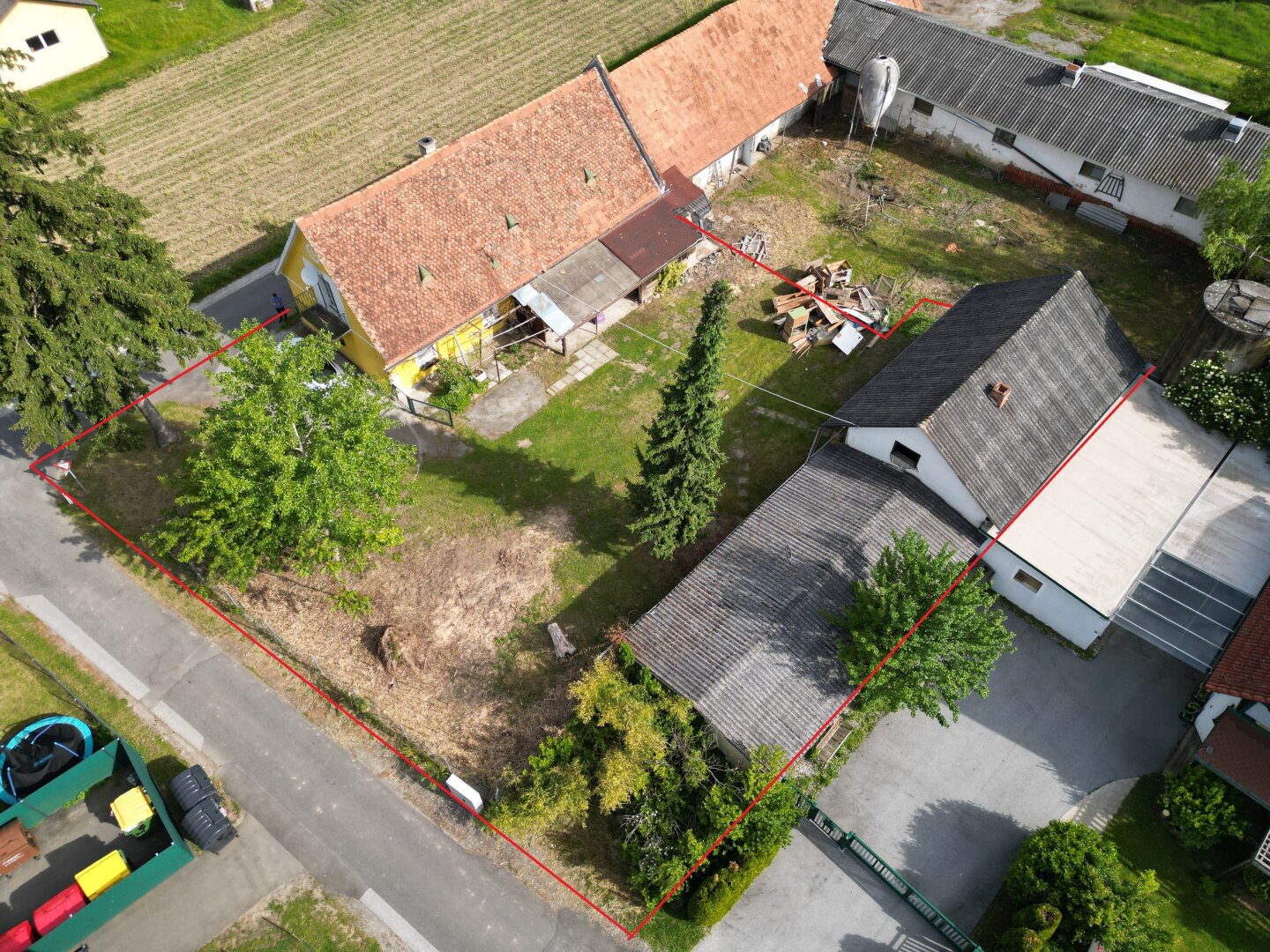 Selbst ist der Hausherr – Bastlerhit mit Nebengebäuden auf ca. 900 m² bei Wildon
