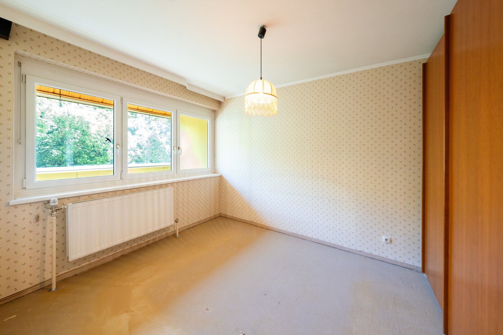 Sanierungsbedürftige 3-Zimmer-Wohnung in Toplage nahe LKH – Wohnen am Waldrand