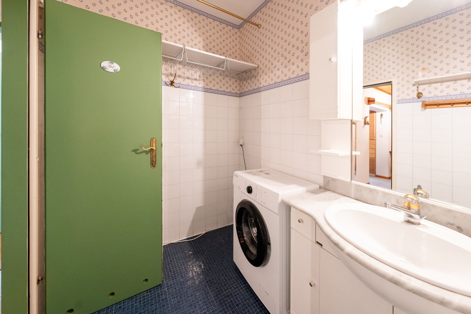 Sanierungsbedürftige 3-Zimmer-Wohnung in Toplage nahe LKH – Wohnen am Waldrand