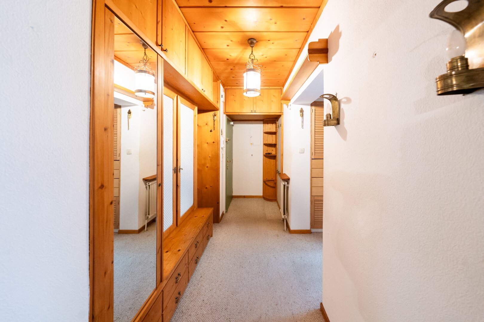 Sanierungsbedürftige 3-Zimmer-Wohnung in Toplage nahe LKH – Wohnen am Waldrand