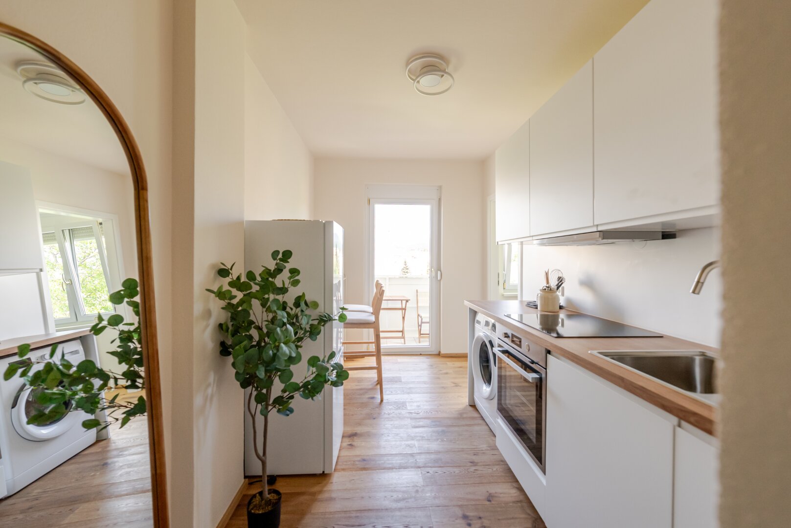 Sofort einziehen und wohlfühlen: Möblierte 2-Zimmer-Wohnung mit Balkon