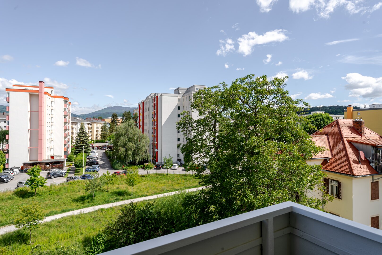 Sofort einziehen und wohlfühlen: Möblierte 2-Zimmer-Wohnung mit Balkon