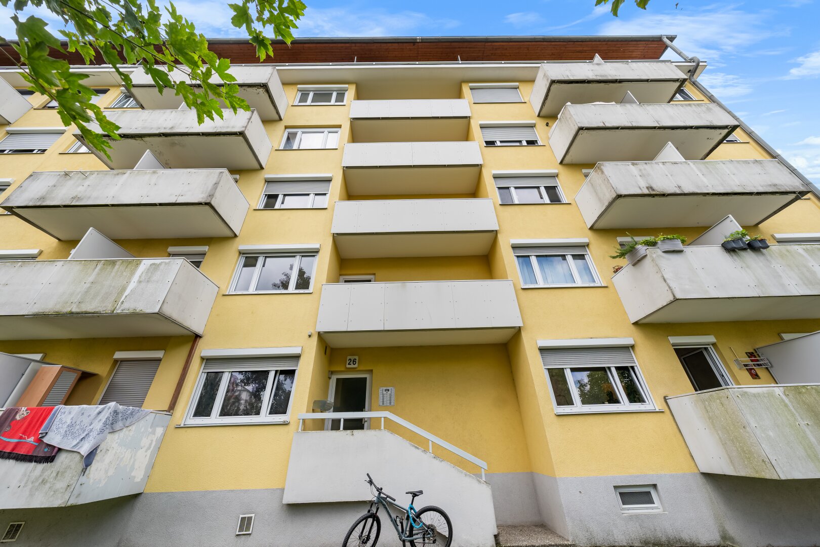 Sofort einziehen und wohlfühlen: Möblierte 2-Zimmer-Wohnung mit Balkon