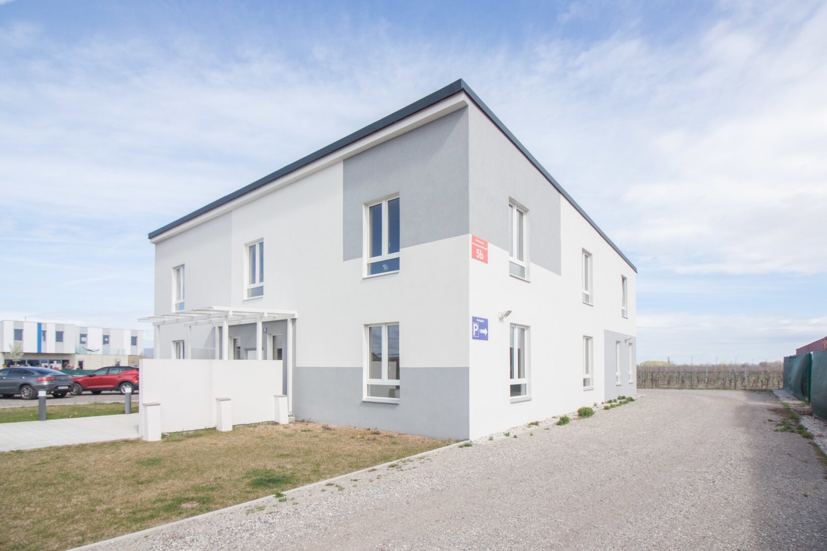 BÜRO mit ALL INCLUSIVE MIETE | flexible Größen von ca. 24 m² - 80 m² | mit Parkplätzen, schönem Foyer, Teeküche