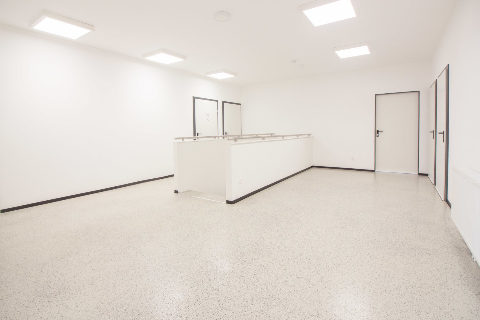 BÜRO mit ALL INCLUSIVE MIETE | flexible Größen von ca. 24 m² - 80 m² | mit Parkplätzen, schönem Foyer, Teeküche