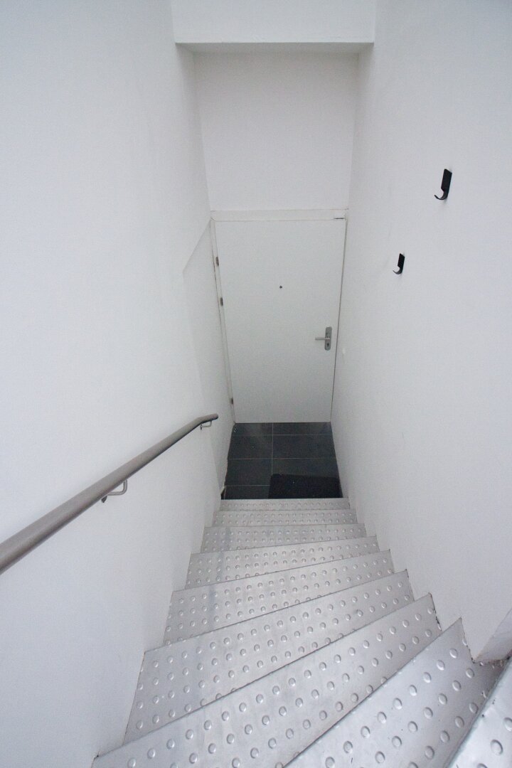 2015 ausgebaute, helle Maisonette-Wohnung mit 2 Bädern | ~ 20 m² große, private Terrasse direkt auf Wohnebene | Nahe Elterleinplatz