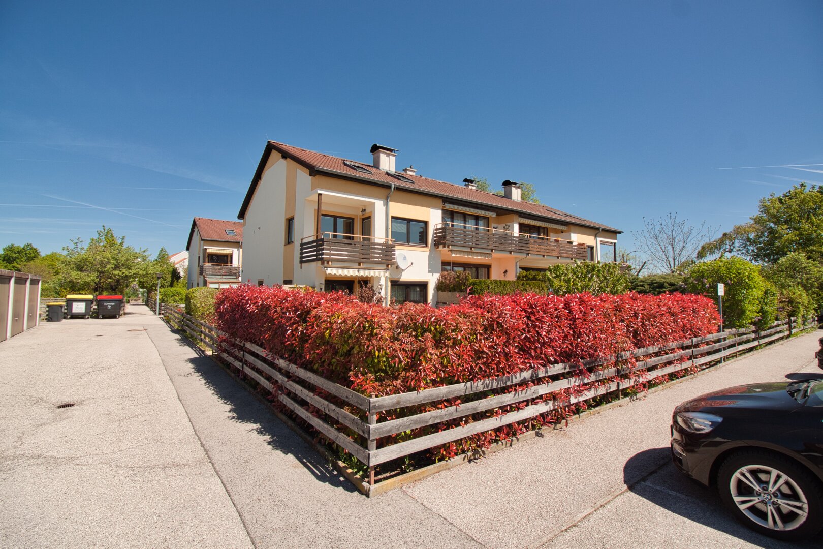 Gut geschnittene, lichtdurchflutete Maisonette mit Kamin & Südbalkon | 111 m² auf zwei Ebenen | inkl. Stellplatz