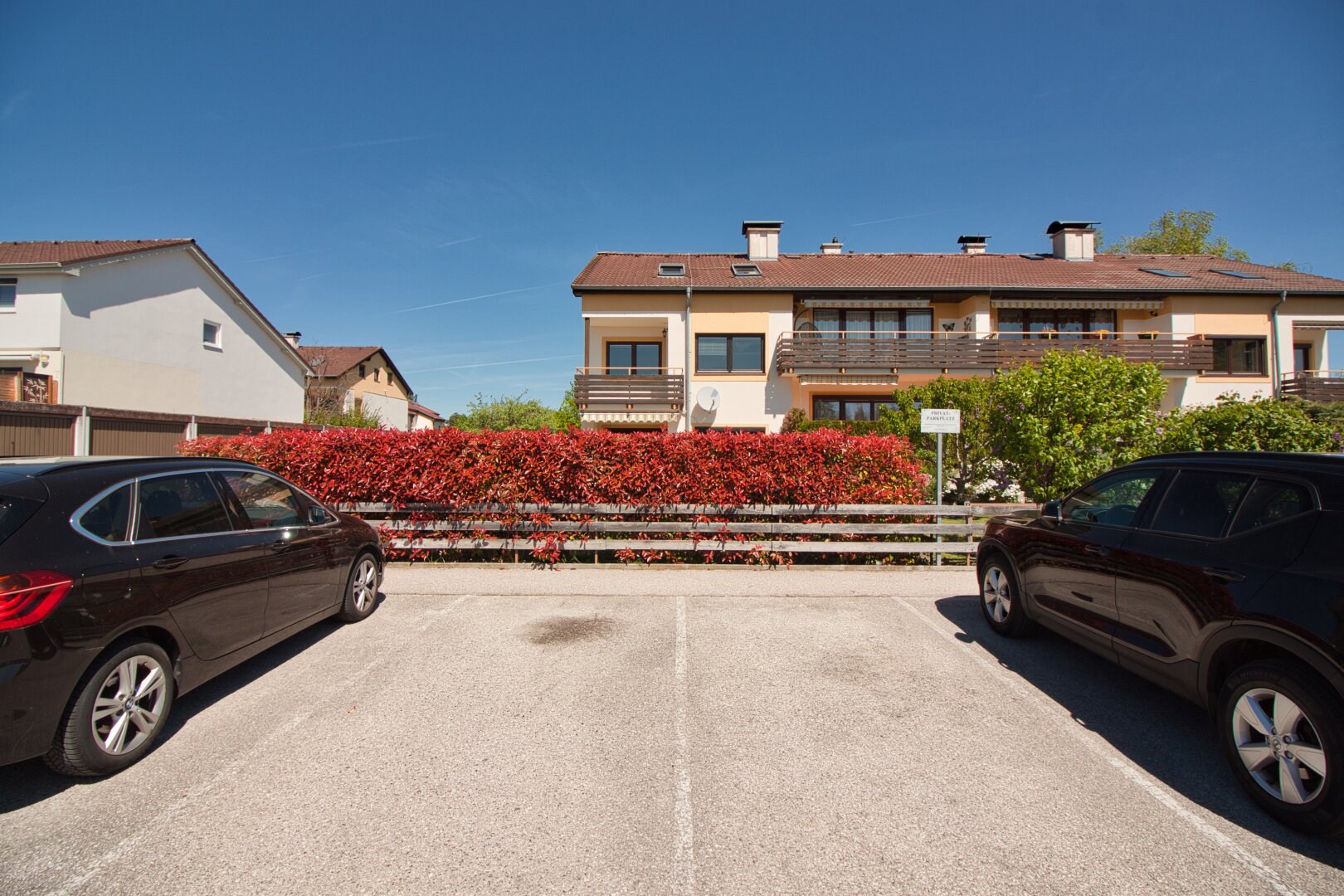 Gut geschnittene, lichtdurchflutete Maisonette mit Kamin & Südbalkon | 111 m² auf zwei Ebenen | inkl. Stellplatz