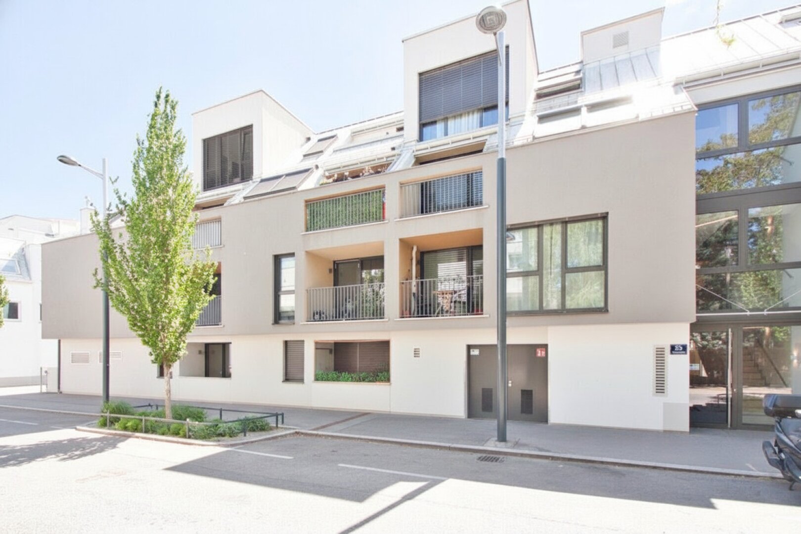 Moderne 2-Zimmer-Wohnung mit Loggia | Erdgeschoß | 25min zum Stephansplatz