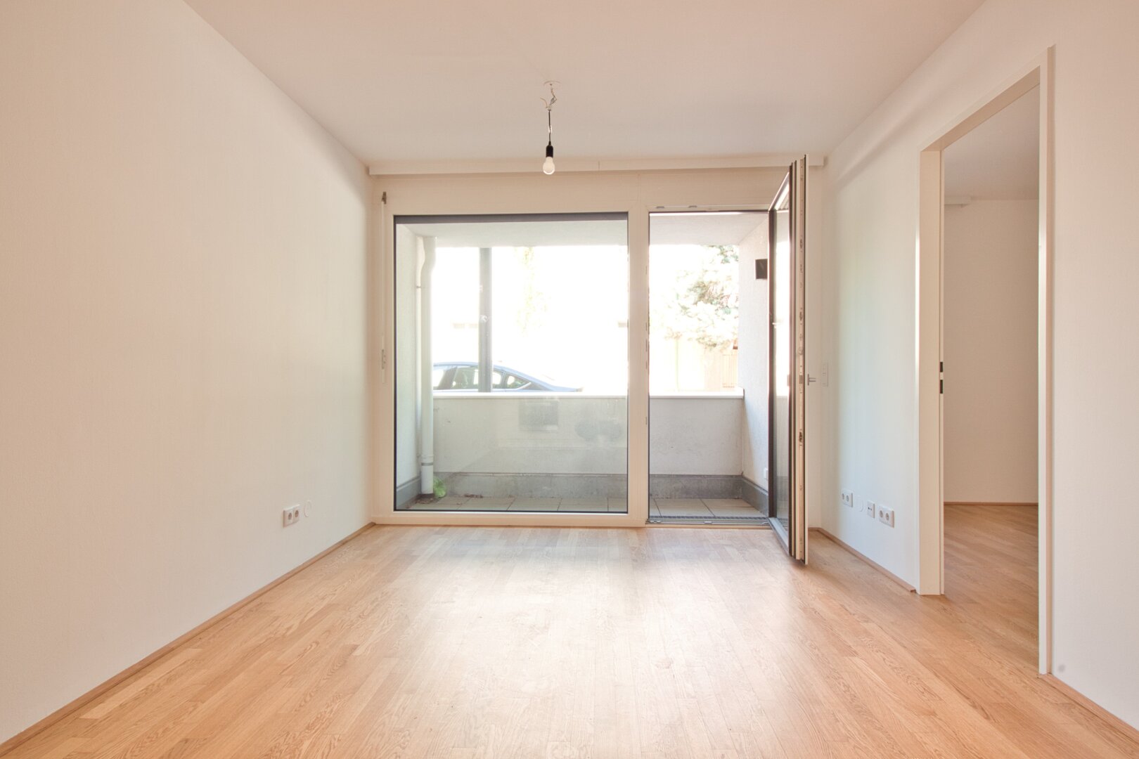 Moderne 2-Zimmer-Wohnung mit Loggia | Erdgeschoß | 25min zum Stephansplatz