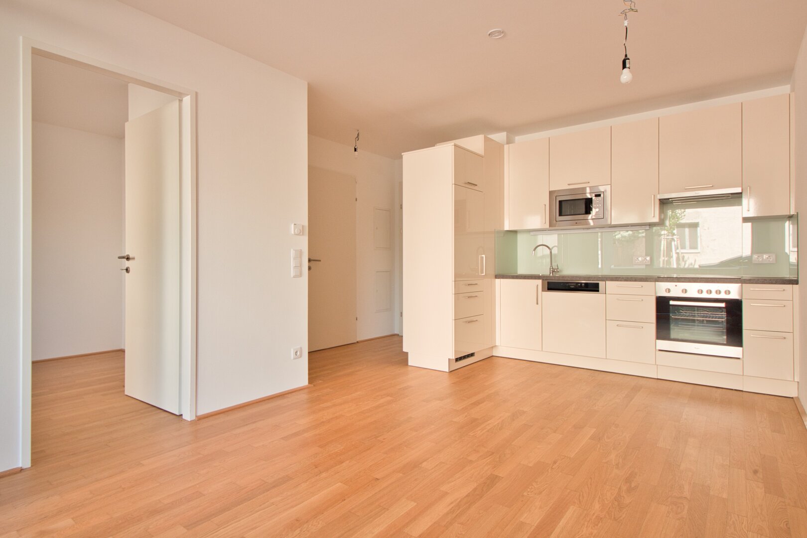 Moderne 2-Zimmer-Wohnung mit Loggia | Erdgeschoß | 25min zum Stephansplatz