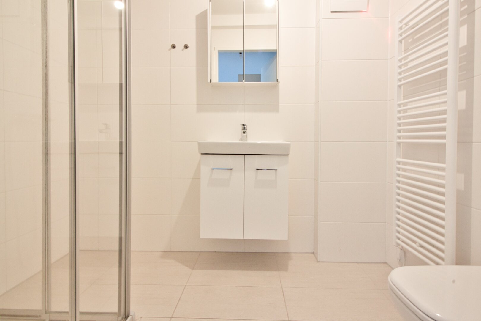Moderne 2-Zimmer-Wohnung mit Loggia | Erdgeschoß | 25min zum Stephansplatz