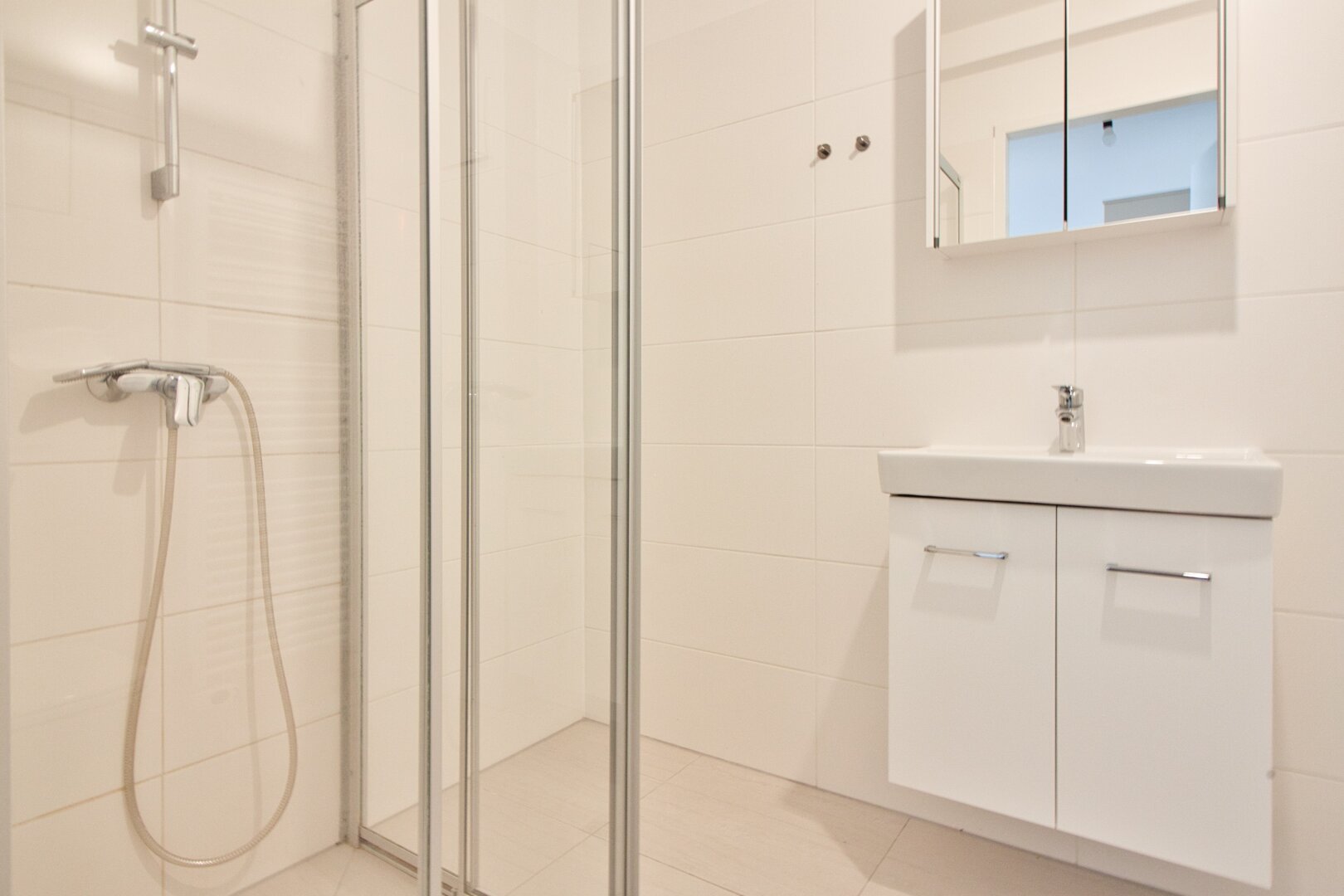 Moderne 2-Zimmer-Wohnung mit Loggia | Erdgeschoß | 25min zum Stephansplatz