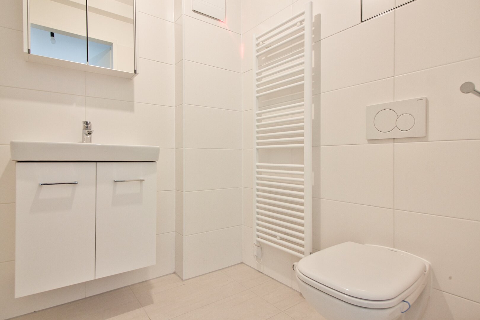 Moderne 2-Zimmer-Wohnung mit Loggia | Erdgeschoß | 25min zum Stephansplatz