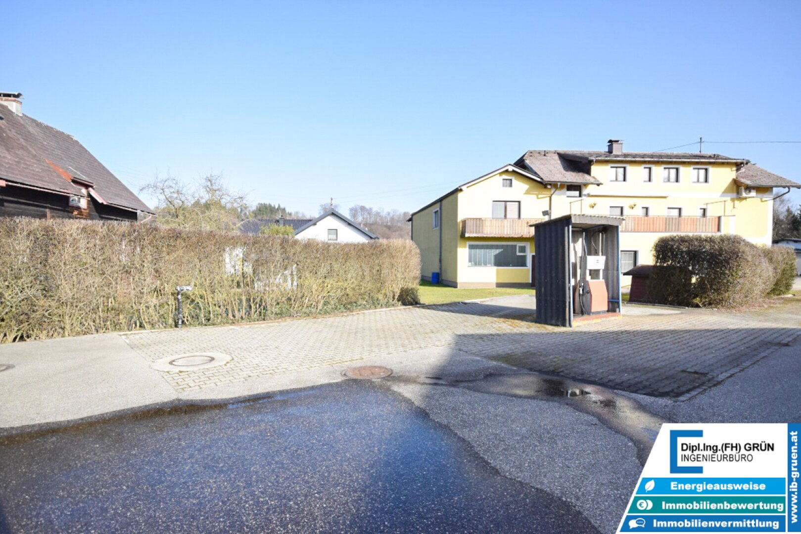7133m² Betriebsliegenschaft - Betriebshalle, Wohnhäuser, Büro, Garagen, Betriebstankstelle, Baugrund - Projekt für große Arbeiterunterkunft