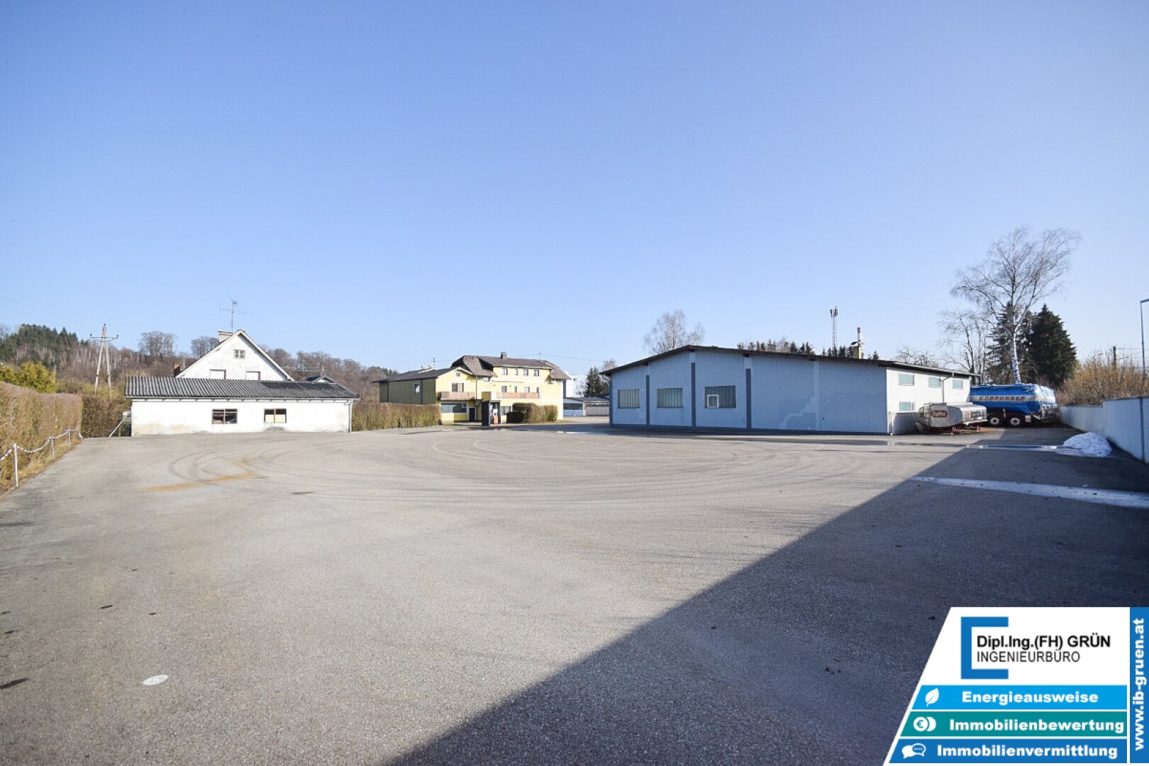 7133m² Betriebsliegenschaft - Betriebshalle, Wohnhäuser, Büro, Garagen, Betriebstankstelle, Baugrund - Projekt für große Arbeiterunterkunft