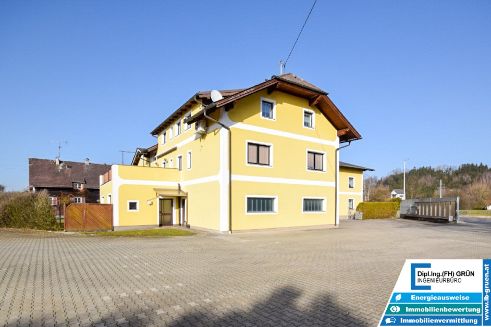 7133m² Betriebsliegenschaft - Betriebshalle, Wohnhäuser, Büro, Garagen, Betriebstankstelle, Baugrund - Projekt für große Arbeiterunterkunft