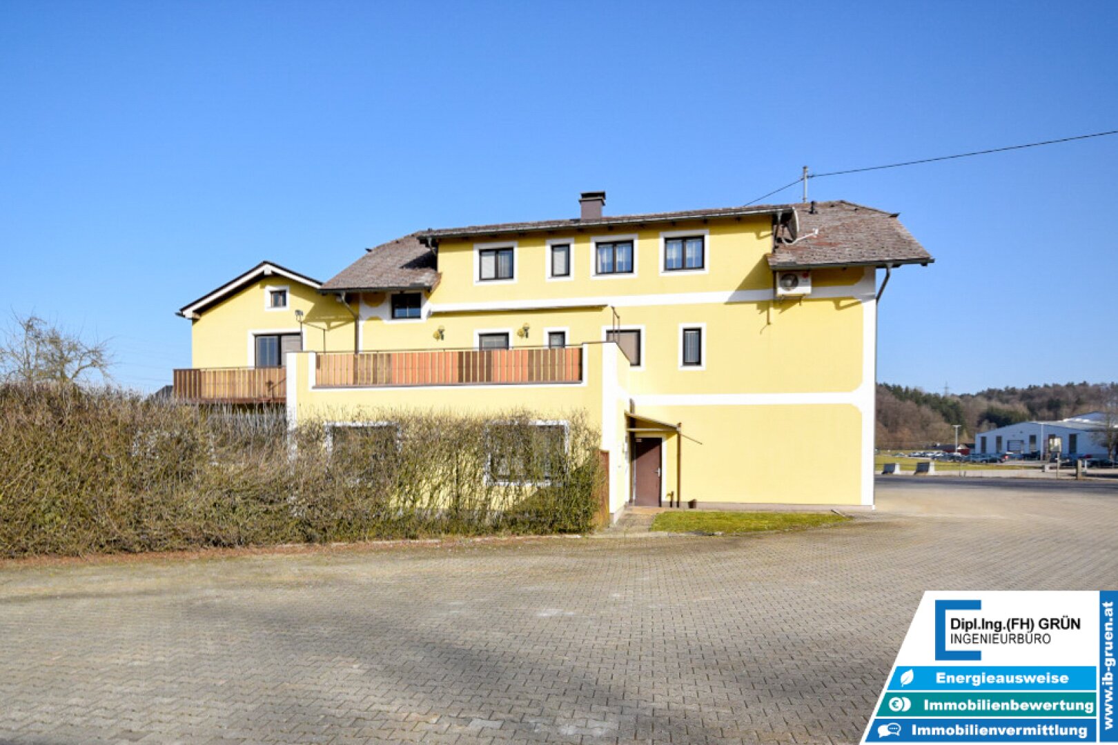 7133m² Betriebsliegenschaft - Betriebshalle, Wohnhäuser, Büro, Garagen, Betriebstankstelle, Baugrund - Projekt für große Arbeiterunterkunft