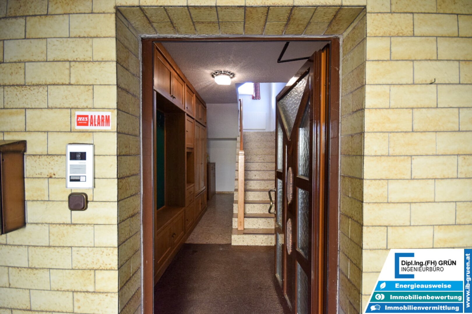 7133m² Betriebsliegenschaft - Betriebshalle, Wohnhäuser, Büro, Garagen, Betriebstankstelle, Baugrund - Projekt für große Arbeiterunterkunft