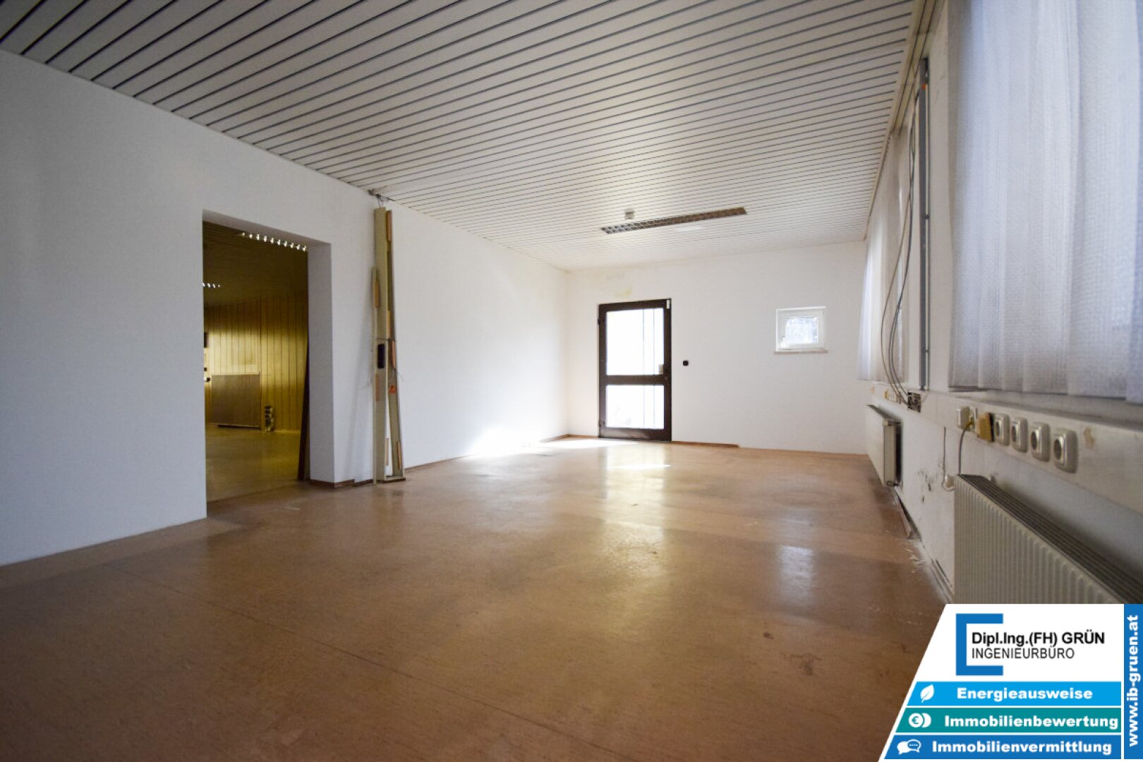 7133m² Betriebsliegenschaft - Betriebshalle, Wohnhäuser, Büro, Garagen, Betriebstankstelle, Baugrund - Projekt für große Arbeiterunterkunft