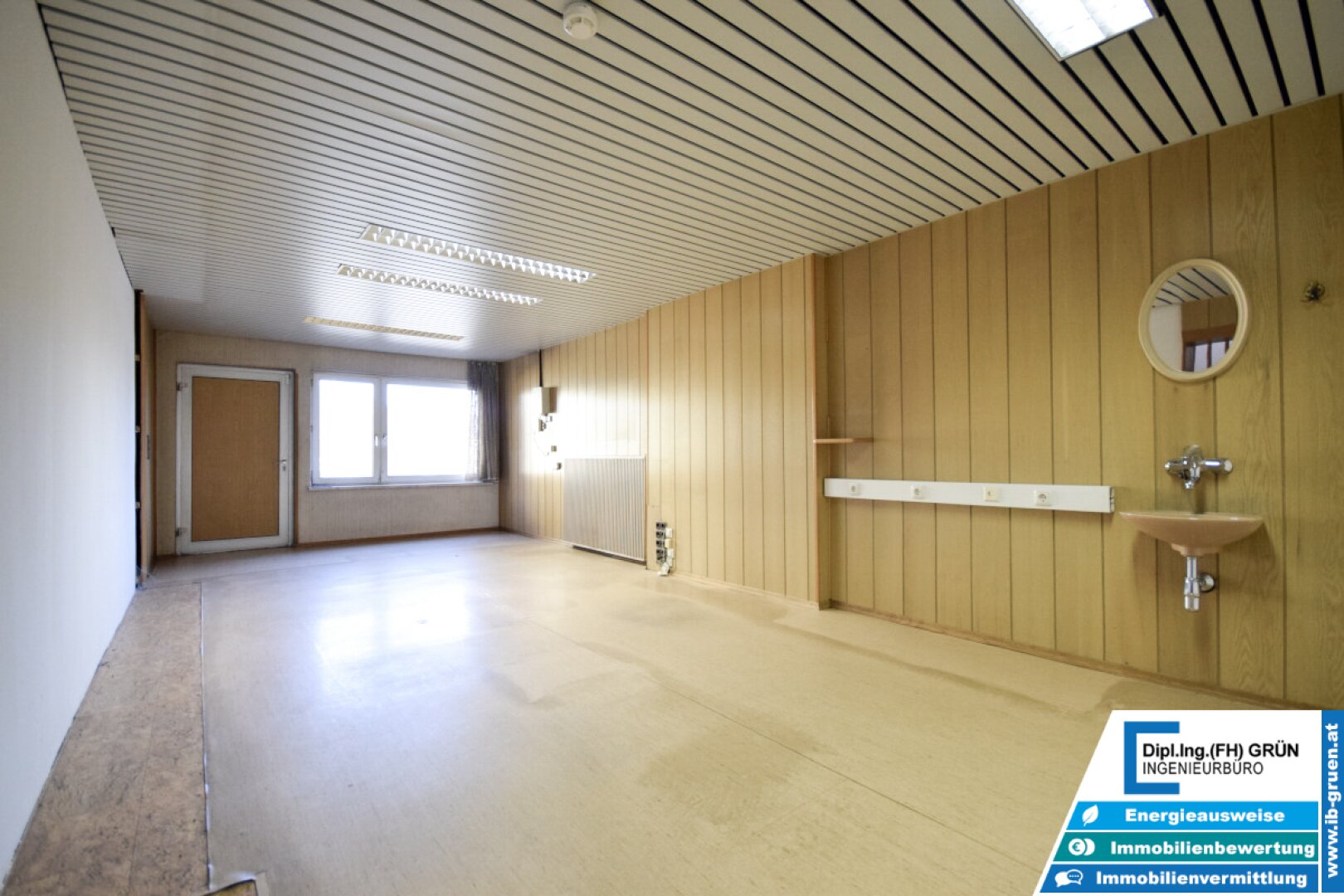 7133m² Betriebsliegenschaft - Betriebshalle, Wohnhäuser, Büro, Garagen, Betriebstankstelle, Baugrund - Projekt für große Arbeiterunterkunft