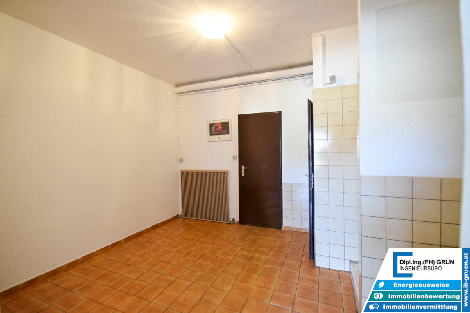 7133m² Betriebsliegenschaft - Betriebshalle, Wohnhäuser, Büro, Garagen, Betriebstankstelle, Baugrund - Projekt für große Arbeiterunterkunft