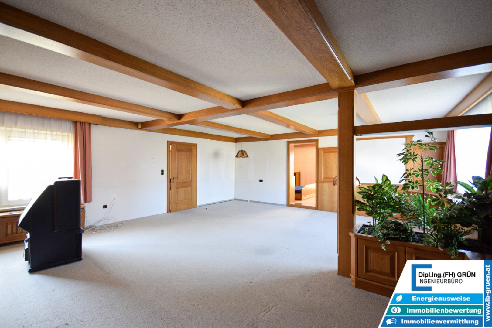 7133m² Betriebsliegenschaft - Betriebshalle, Wohnhäuser, Büro, Garagen, Betriebstankstelle, Baugrund - Projekt für große Arbeiterunterkunft