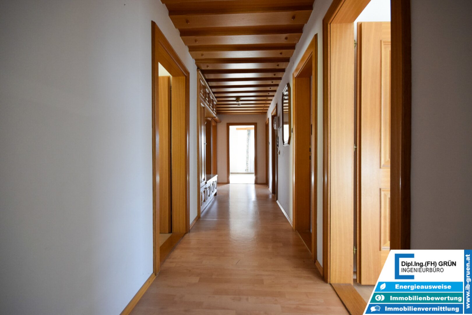 7133m² Betriebsliegenschaft - Betriebshalle, Wohnhäuser, Büro, Garagen, Betriebstankstelle, Baugrund - Projekt für große Arbeiterunterkunft