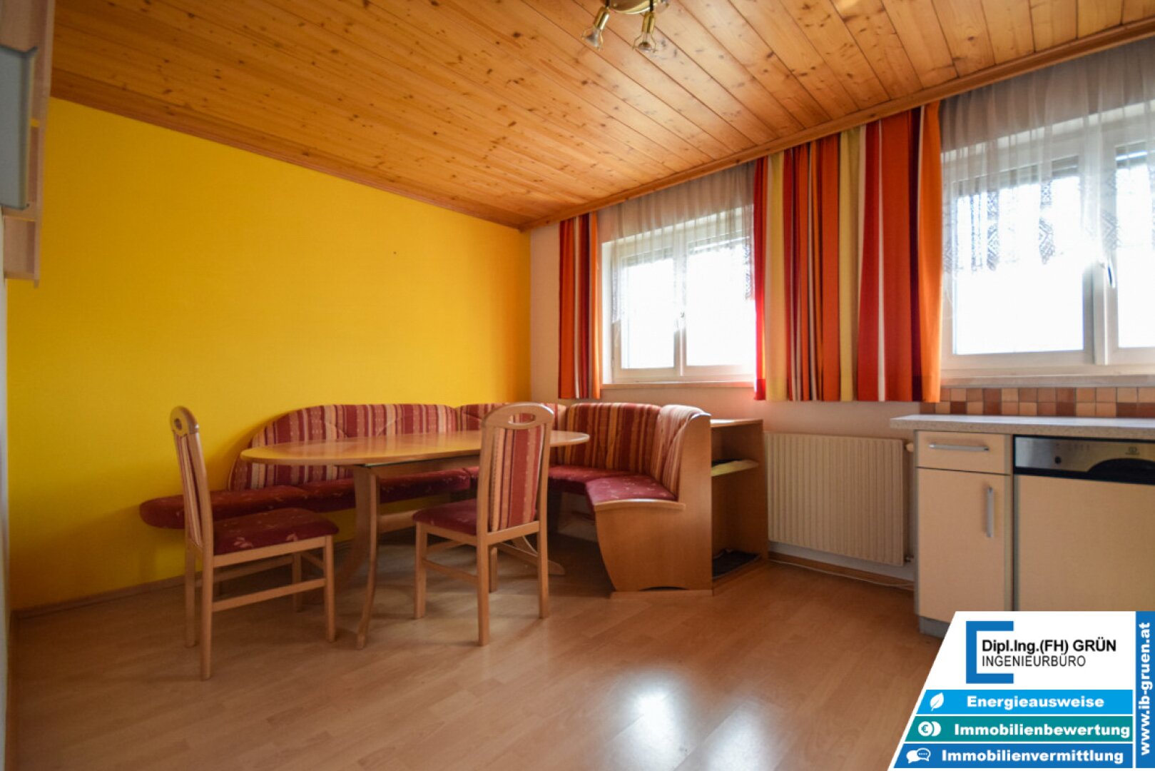7133m² Betriebsliegenschaft - Betriebshalle, Wohnhäuser, Büro, Garagen, Betriebstankstelle, Baugrund - Projekt für große Arbeiterunterkunft