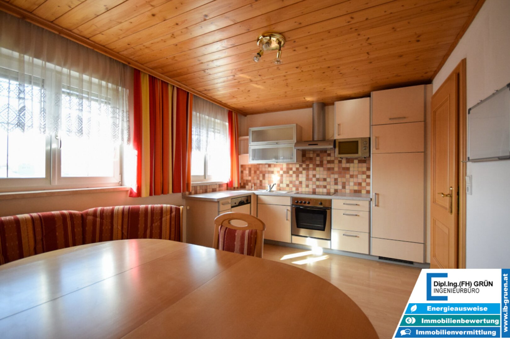 7133m² Betriebsliegenschaft - Betriebshalle, Wohnhäuser, Büro, Garagen, Betriebstankstelle, Baugrund - Projekt für große Arbeiterunterkunft