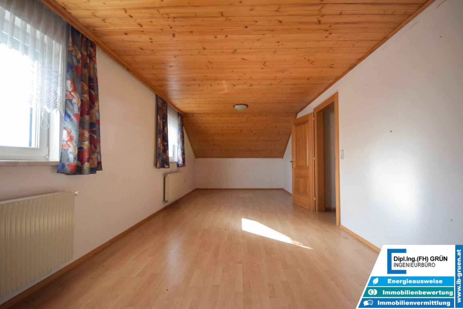 7133m² Betriebsliegenschaft - Betriebshalle, Wohnhäuser, Büro, Garagen, Betriebstankstelle, Baugrund - Projekt für große Arbeiterunterkunft