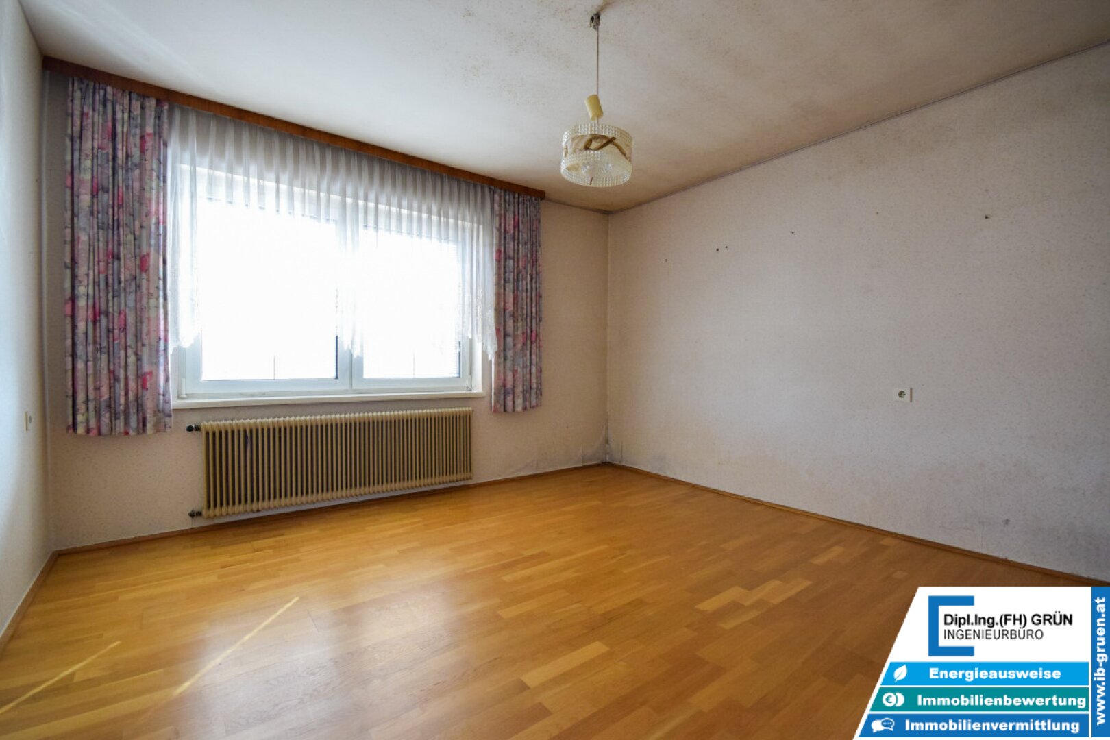 7133m² Betriebsliegenschaft - Betriebshalle, Wohnhäuser, Büro, Garagen, Betriebstankstelle, Baugrund - Projekt für große Arbeiterunterkunft