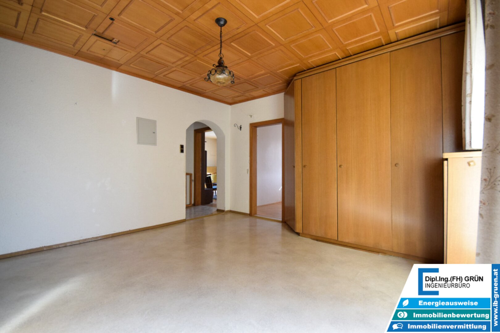 7133m² Betriebsliegenschaft - Betriebshalle, Wohnhäuser, Büro, Garagen, Betriebstankstelle, Baugrund - Projekt für große Arbeiterunterkunft