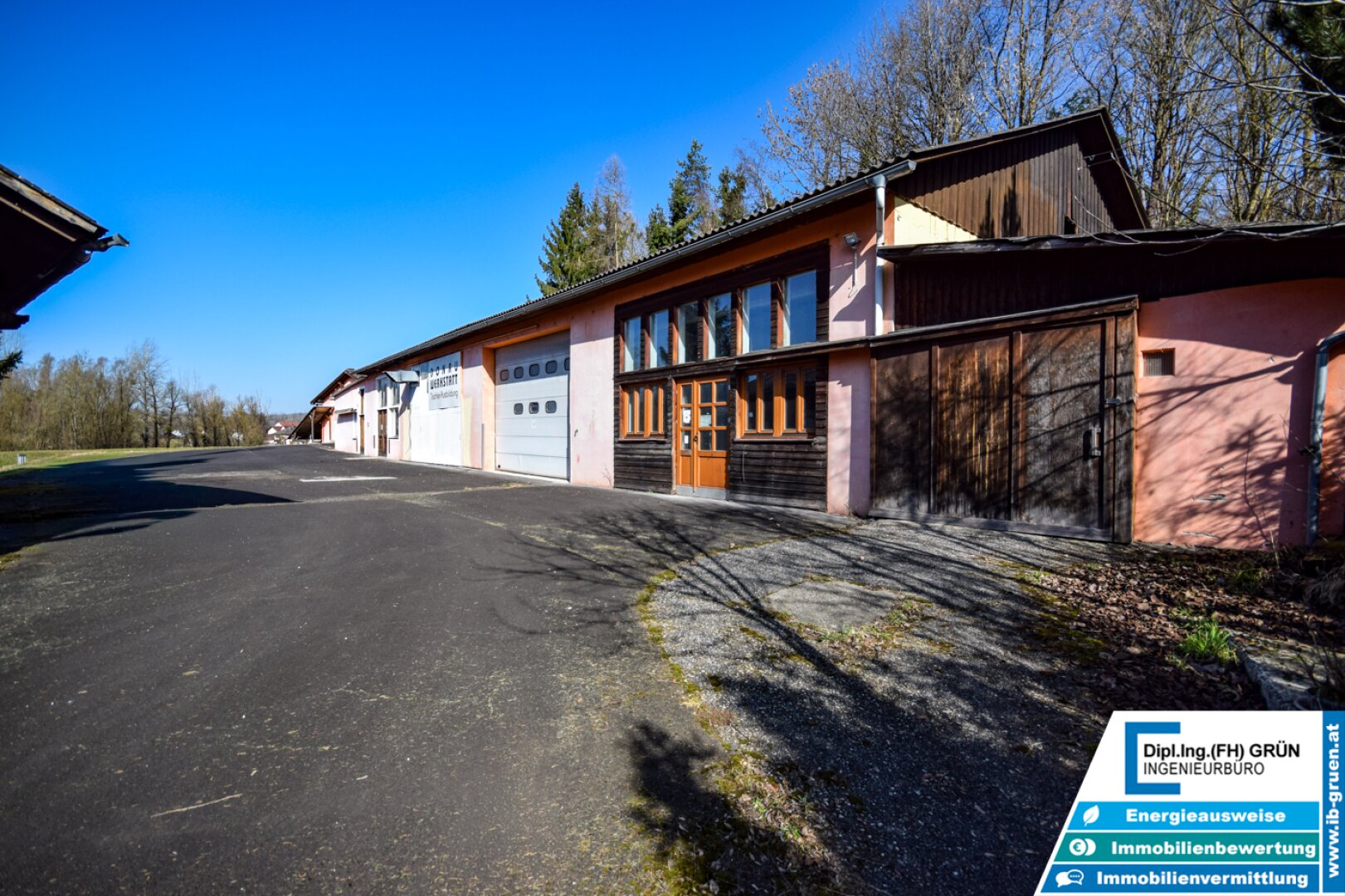 Vielseitige Gewerbeliegenschaft mit Büro & Hallenflächen auf 2.950 m²