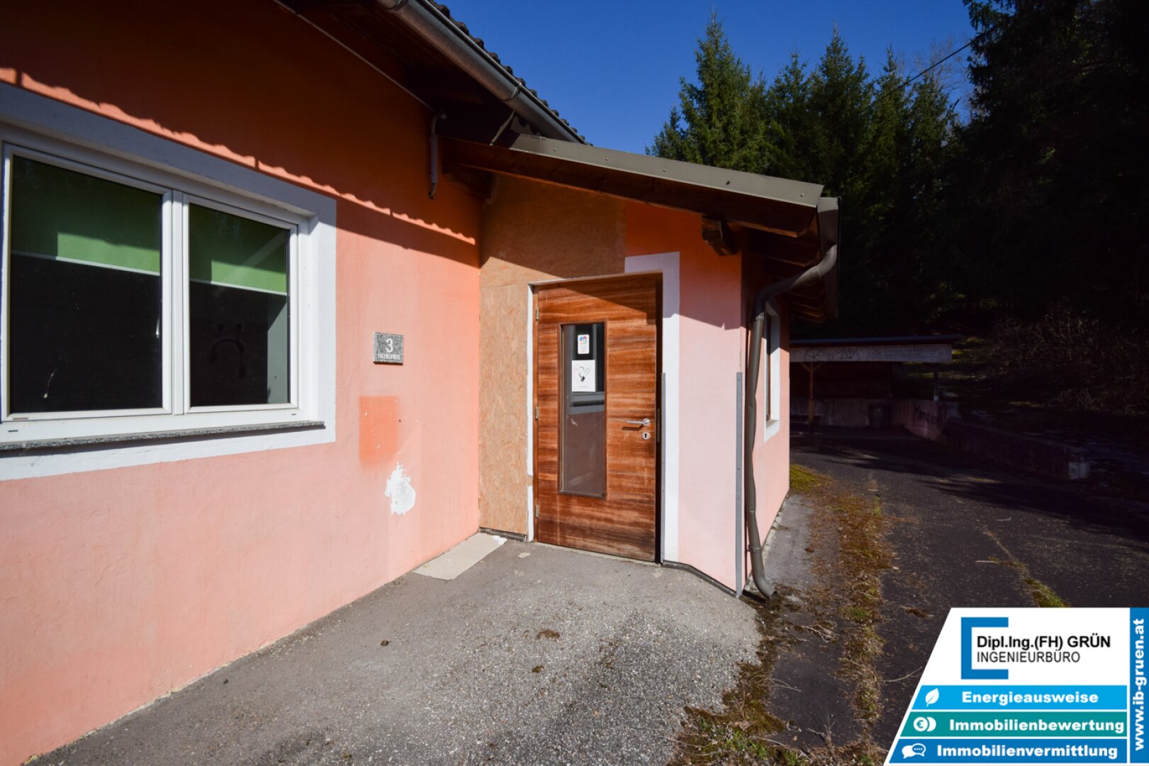 Vielseitige Gewerbeliegenschaft mit Büro & Hallenflächen auf 2.950 m²