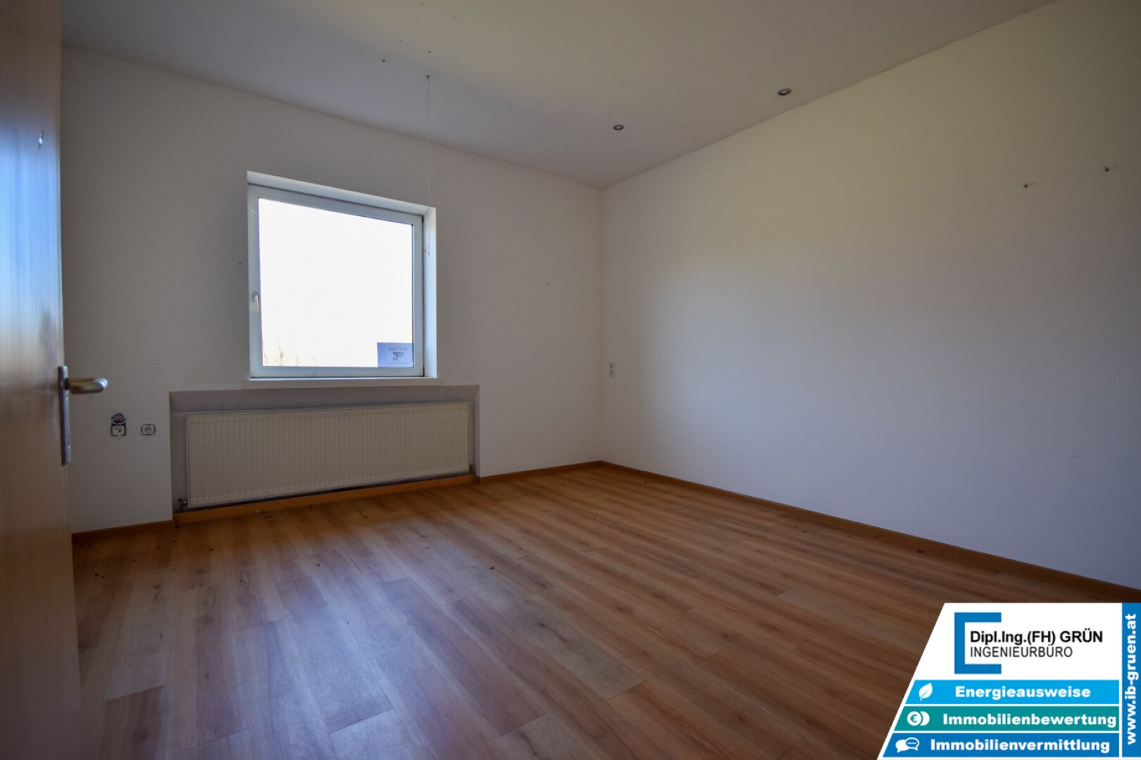 Vielseitige Gewerbeliegenschaft mit Büro & Hallenflächen auf 2.950 m²