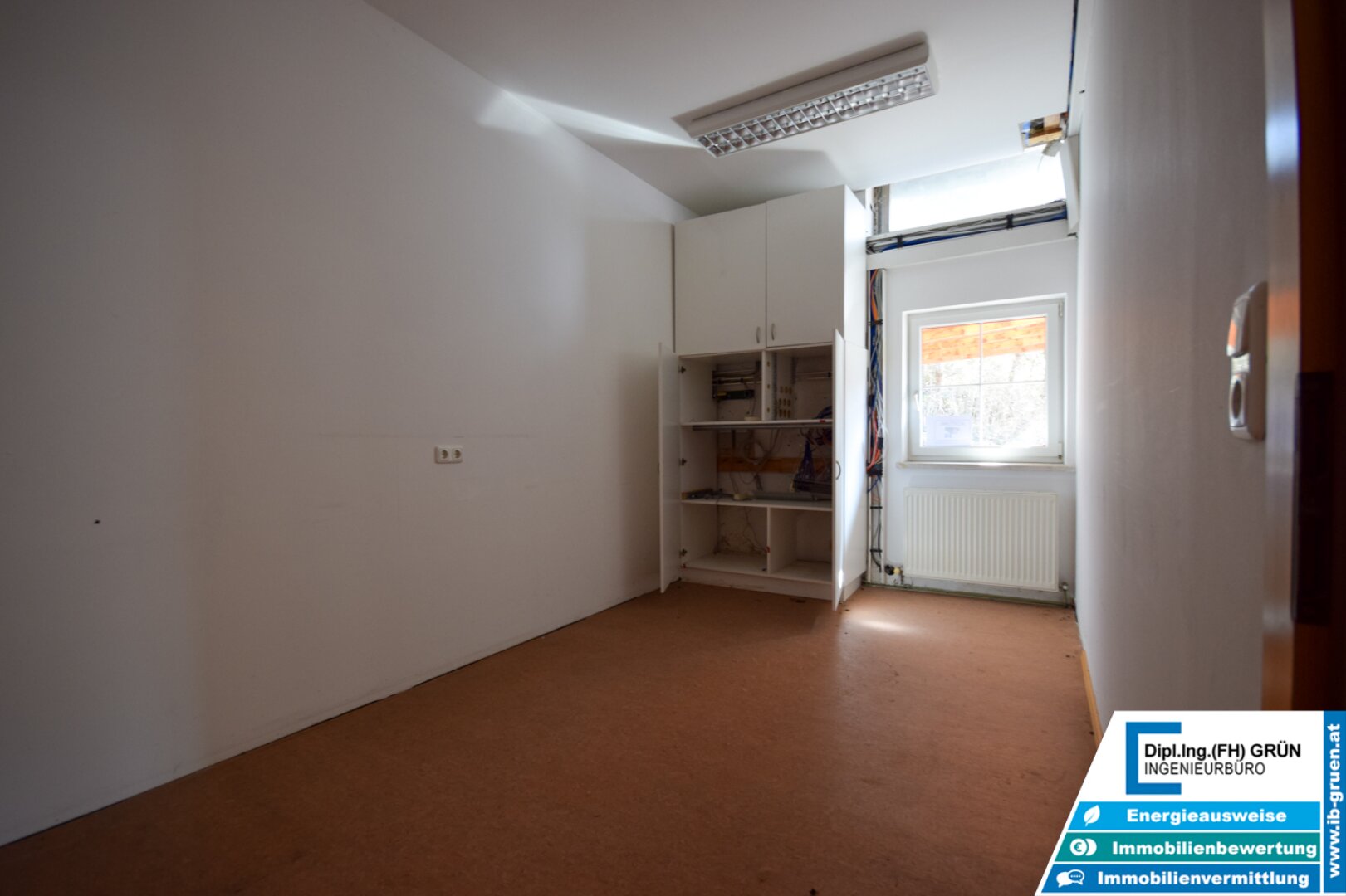 Vielseitige Gewerbeliegenschaft mit Büro & Hallenflächen auf 2.950 m²