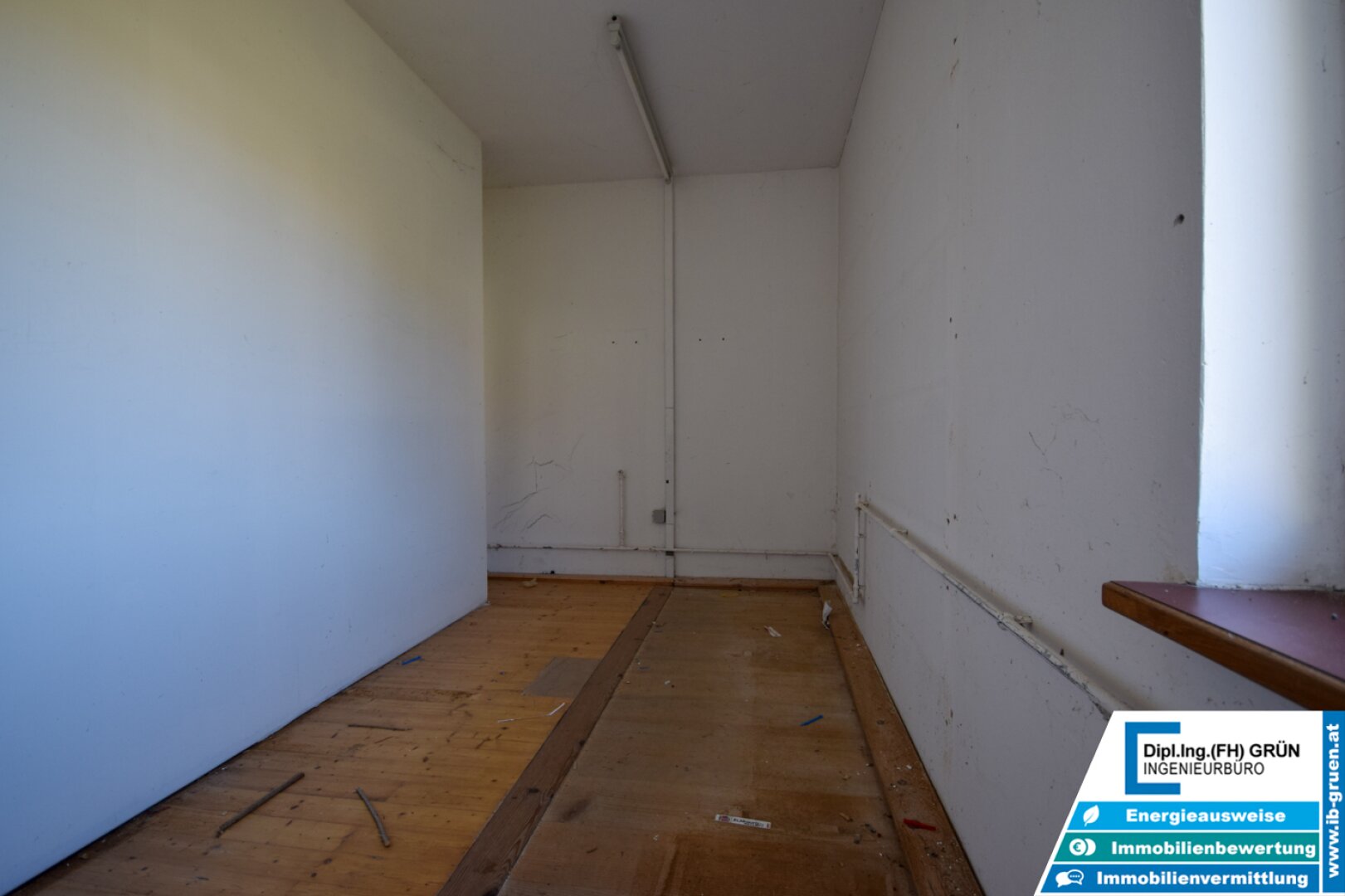 Vielseitige Gewerbeliegenschaft mit Büro & Hallenflächen auf 2.950 m²