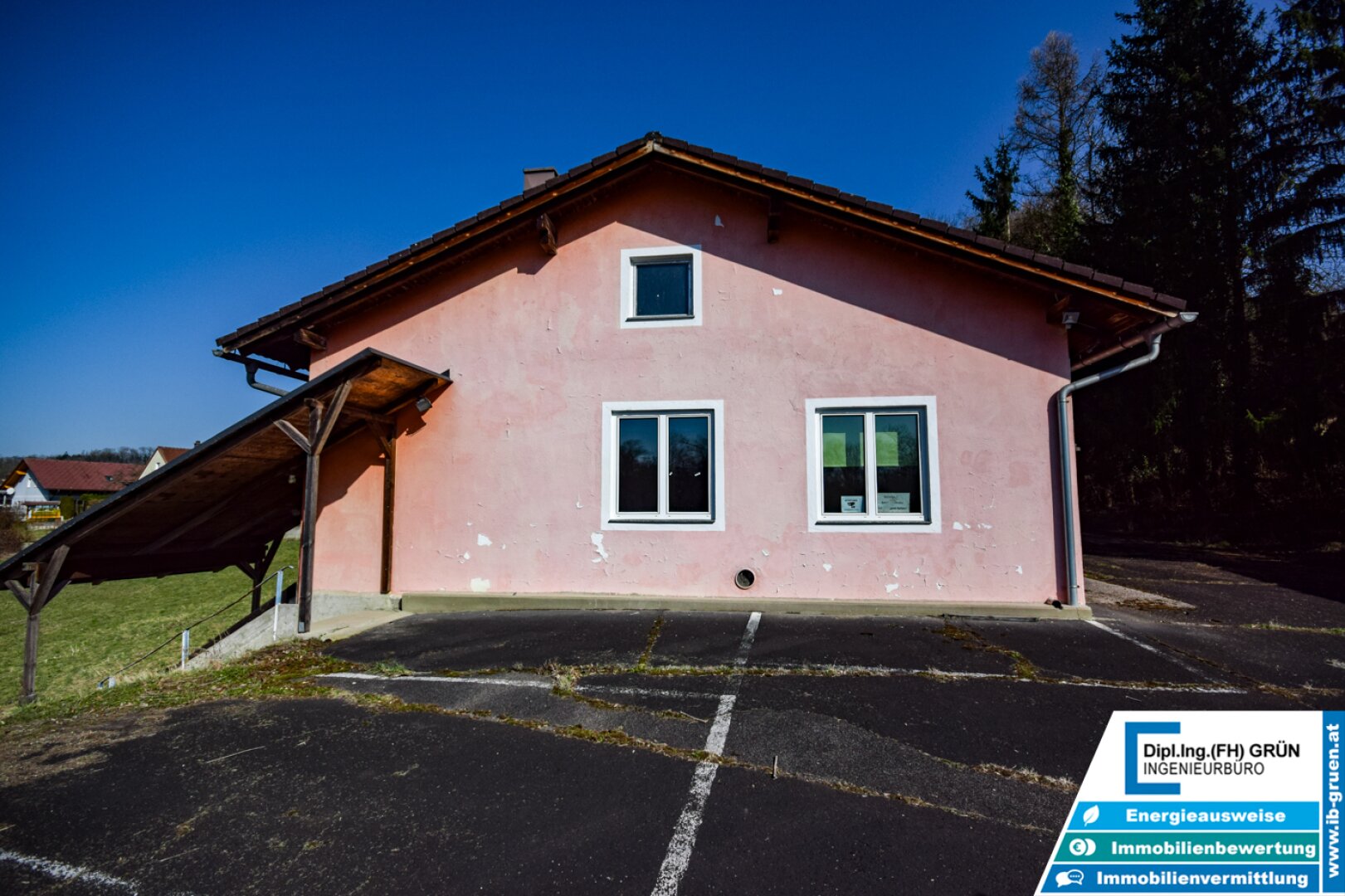 Vielseitige Gewerbeliegenschaft mit Büro & Hallenflächen auf 2.950 m²