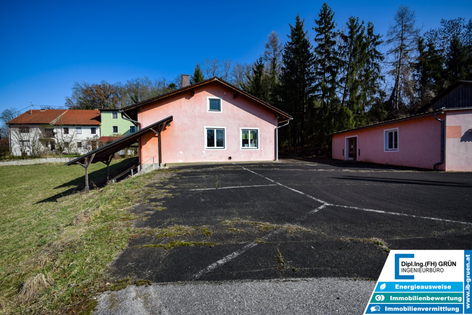 Vielseitige Gewerbeliegenschaft mit Büro & Hallenflächen auf 2.950 m²