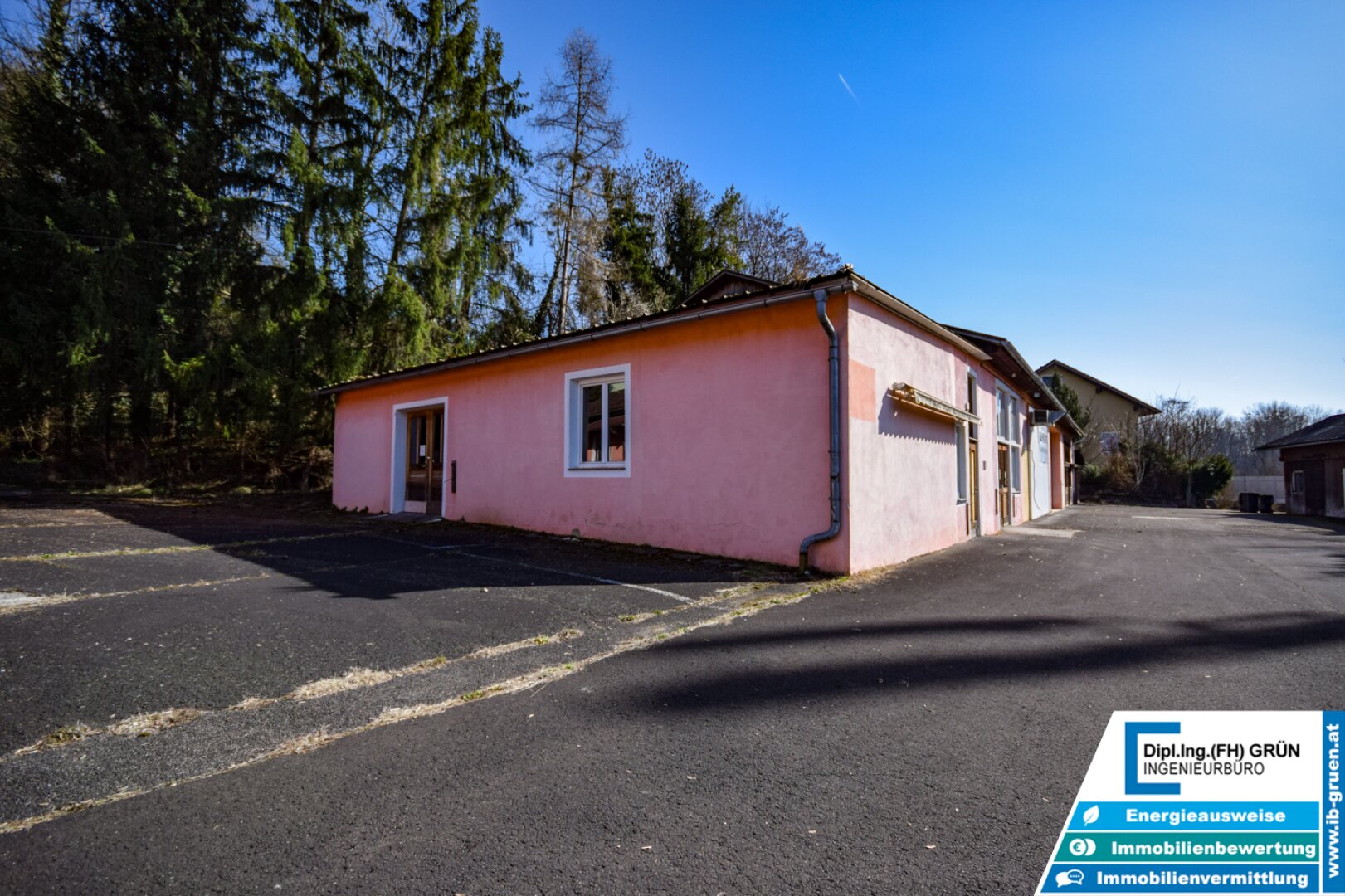 Vielseitige Gewerbeliegenschaft mit Büro & Hallenflächen auf 2.950 m²