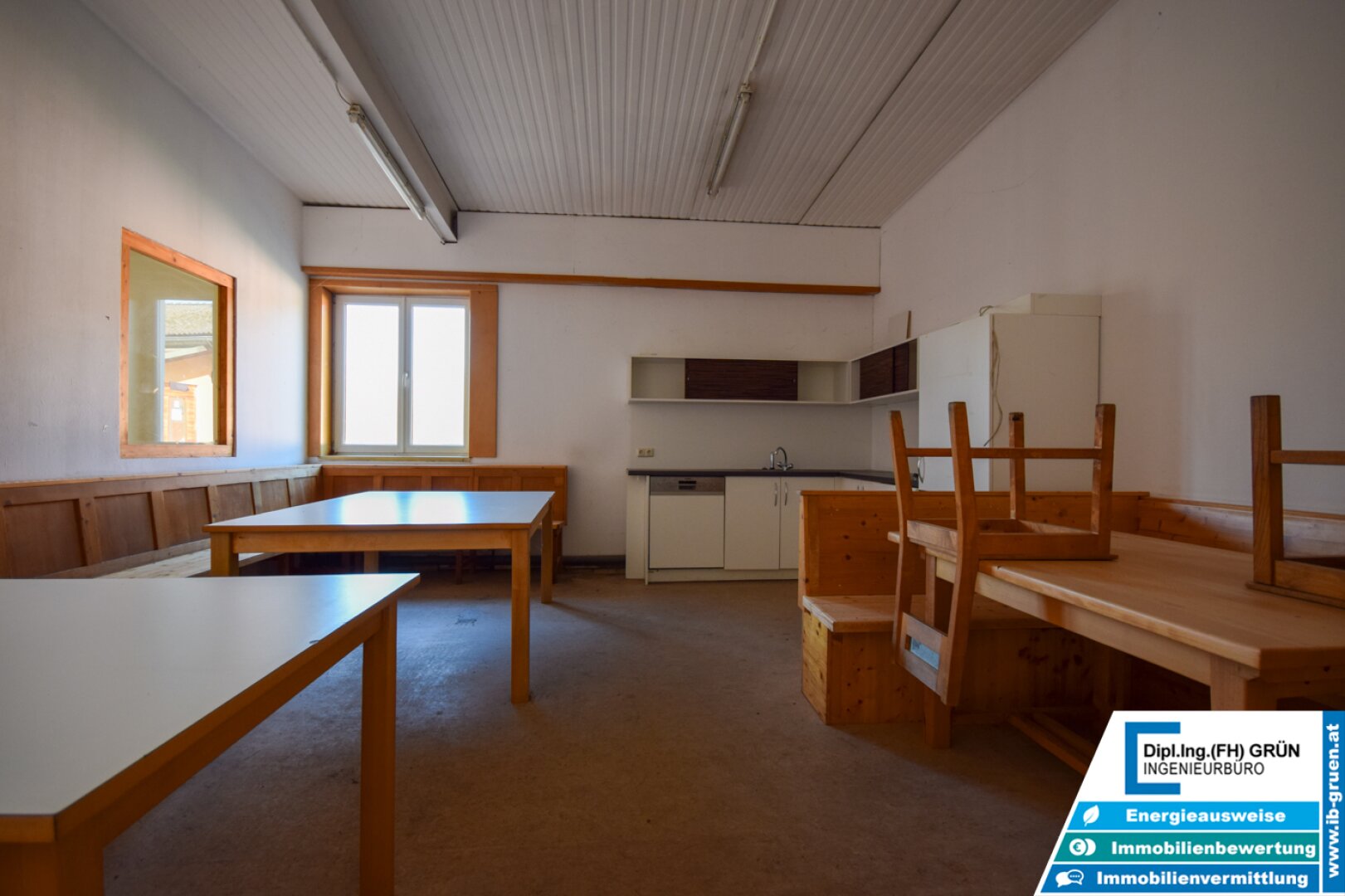 Vielseitige Gewerbeliegenschaft mit Büro & Hallenflächen auf 2.950 m²